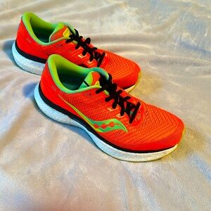 Women’s Saucony Triumph (size 8)